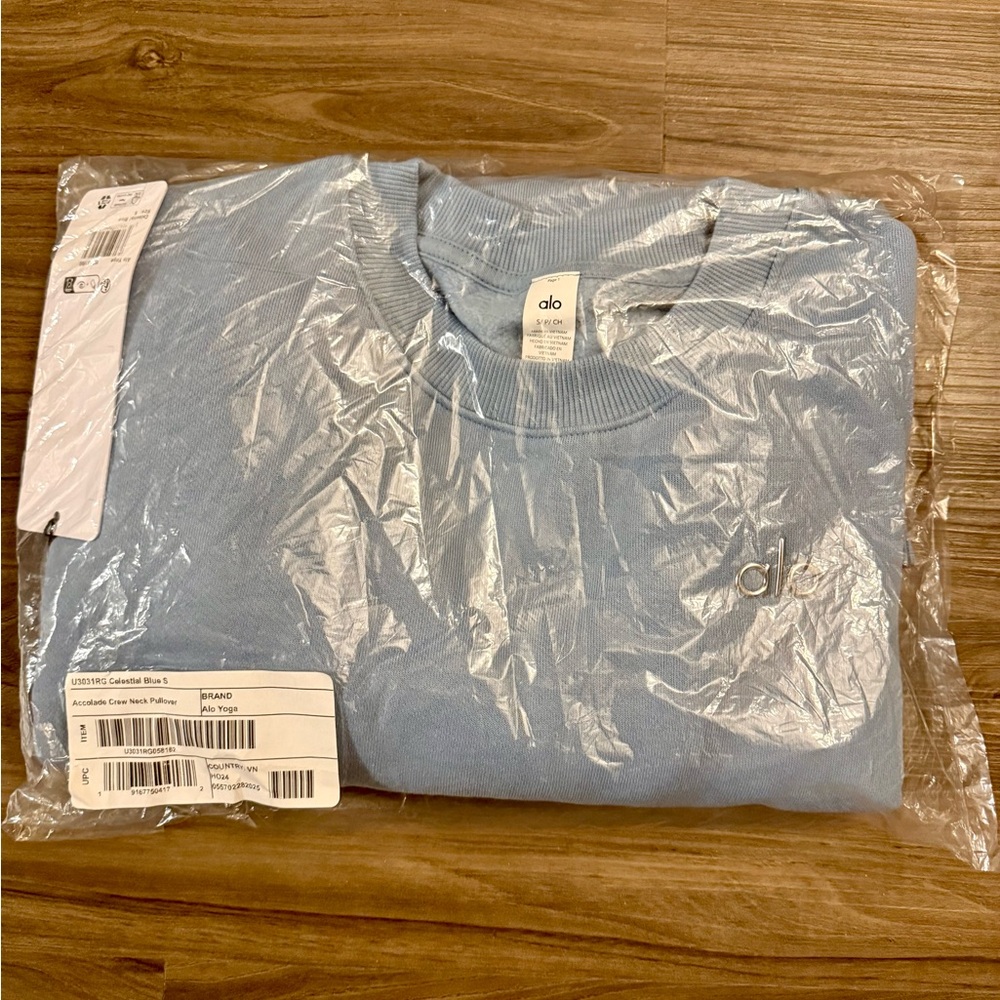 ALO Yoga Celestial Blue Crew Neck Pullover NWT - Picture 6 of 7